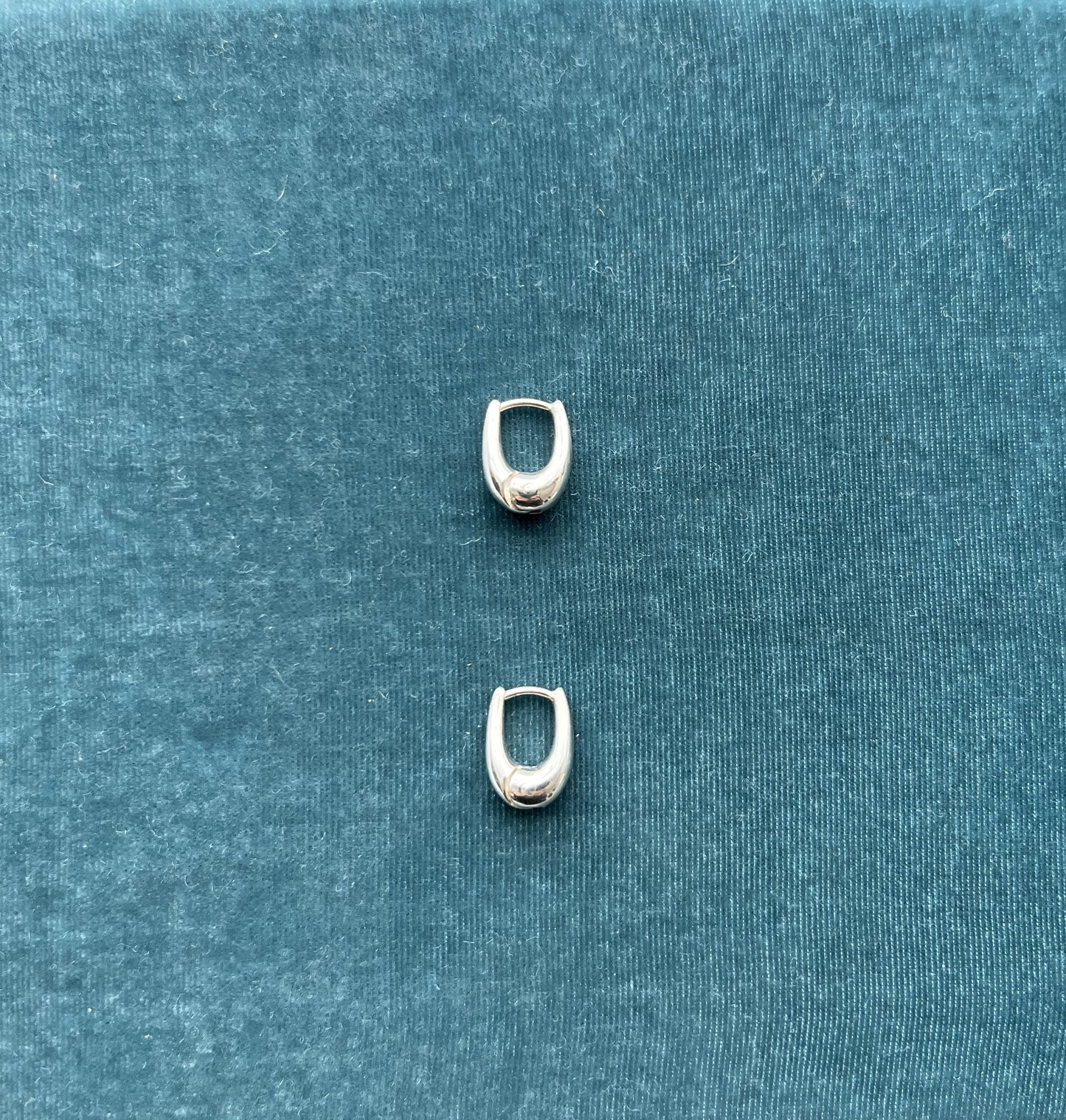 R.ALAGAN - TINY TINY PUFFY HOOPS silver
