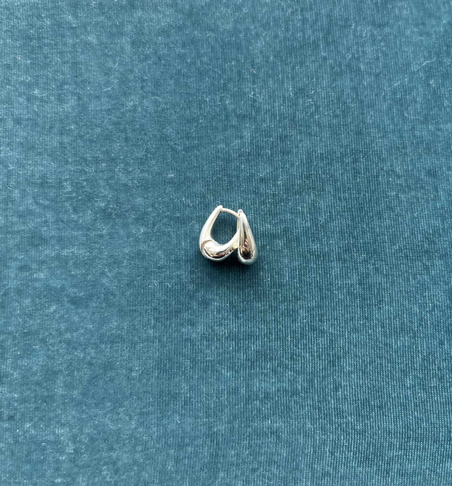 R.ALAGAN - TINY TINY PUFFY HOOPS silver