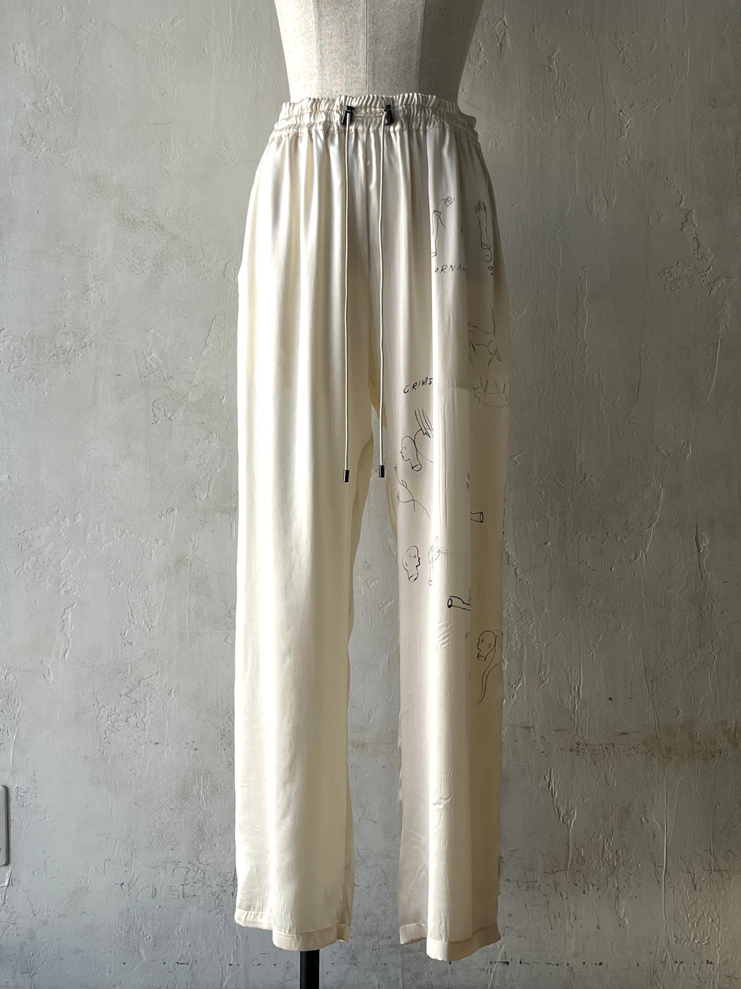 wonderound - PANTS WITH ZIPPER HAND DRAWING