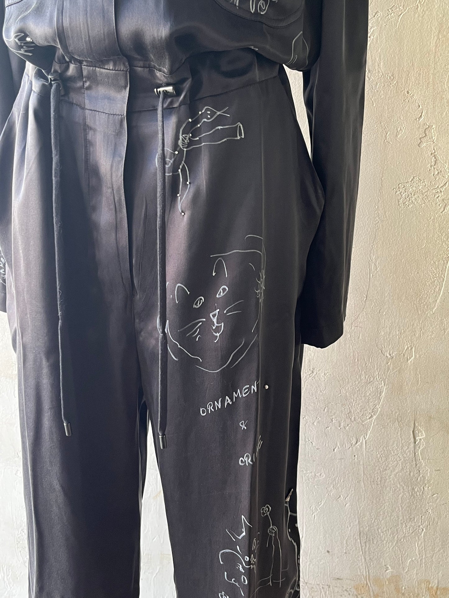 wonderound - SILK WORKSUIT HAND DRAWING