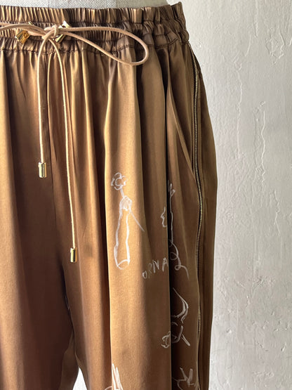 wonderound - PANTS WITH ZIPPER HAND DRAWING