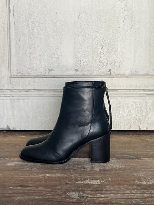 Sellenatela - GINA BLACK