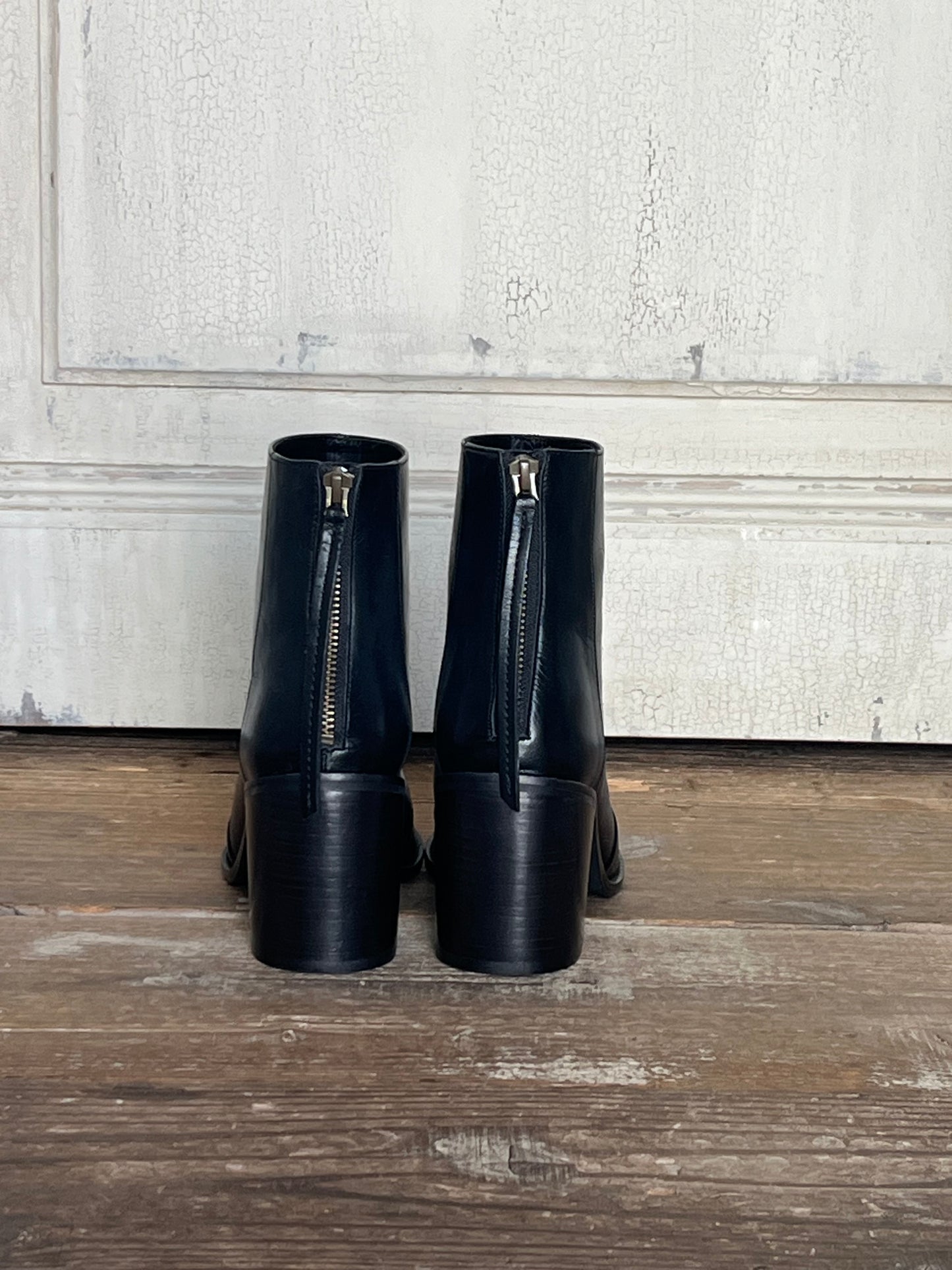 Sellenatela - GINA BLACK