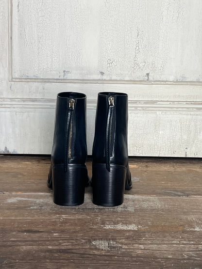 Sellenatela - GINA BLACK