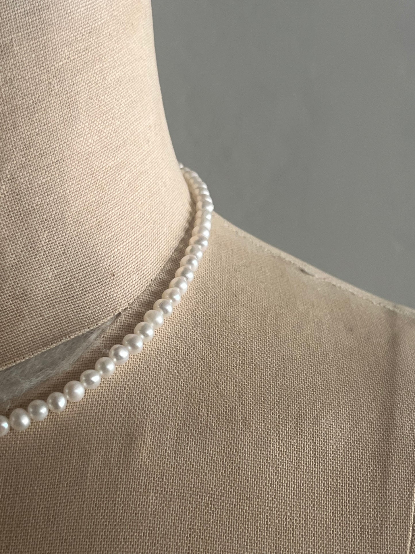 R.ALAGAN - BABY PEAL COLLAR