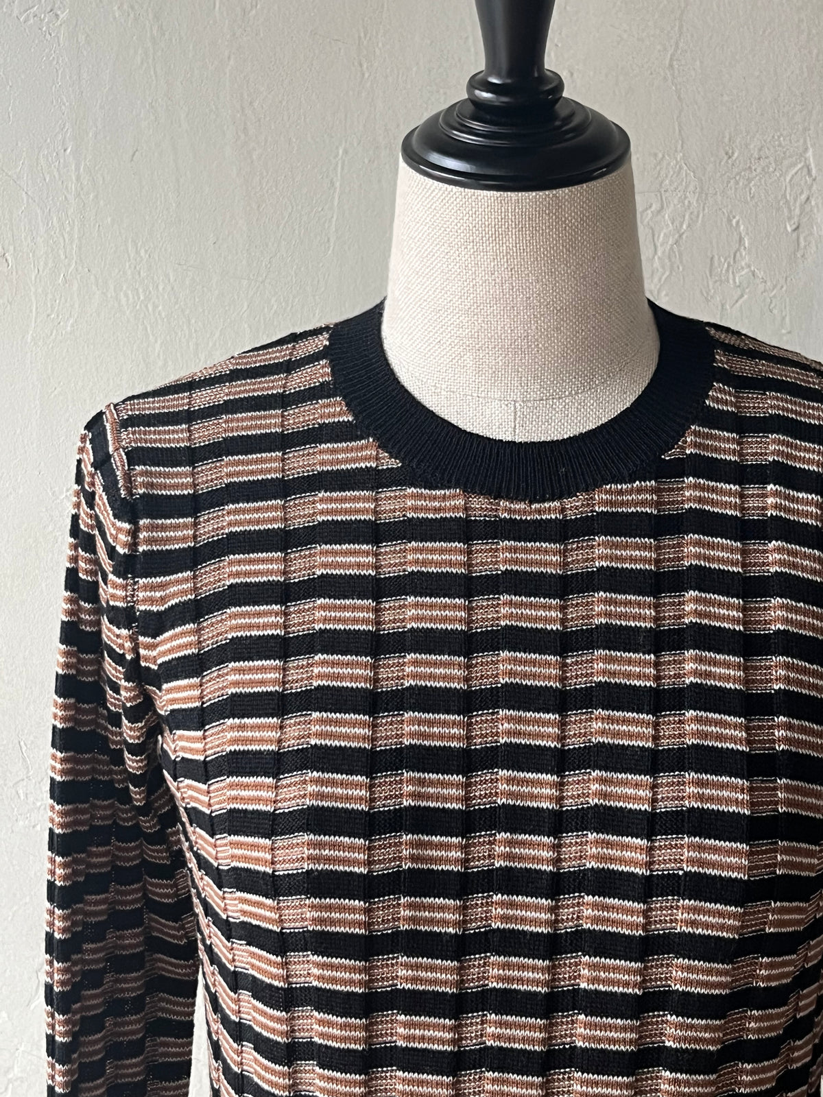 BATONER - SOLID WOOL WIDE RIB BORDER CREW NECK