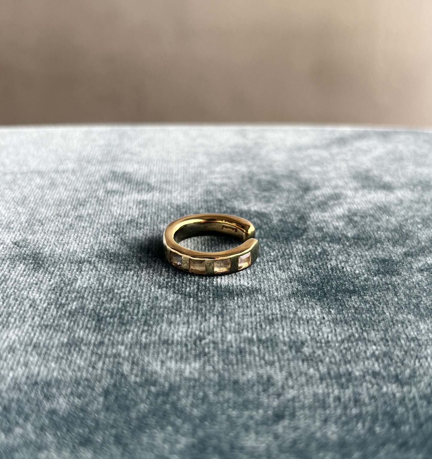 R.ALAGAN - EAR CUFF TILE