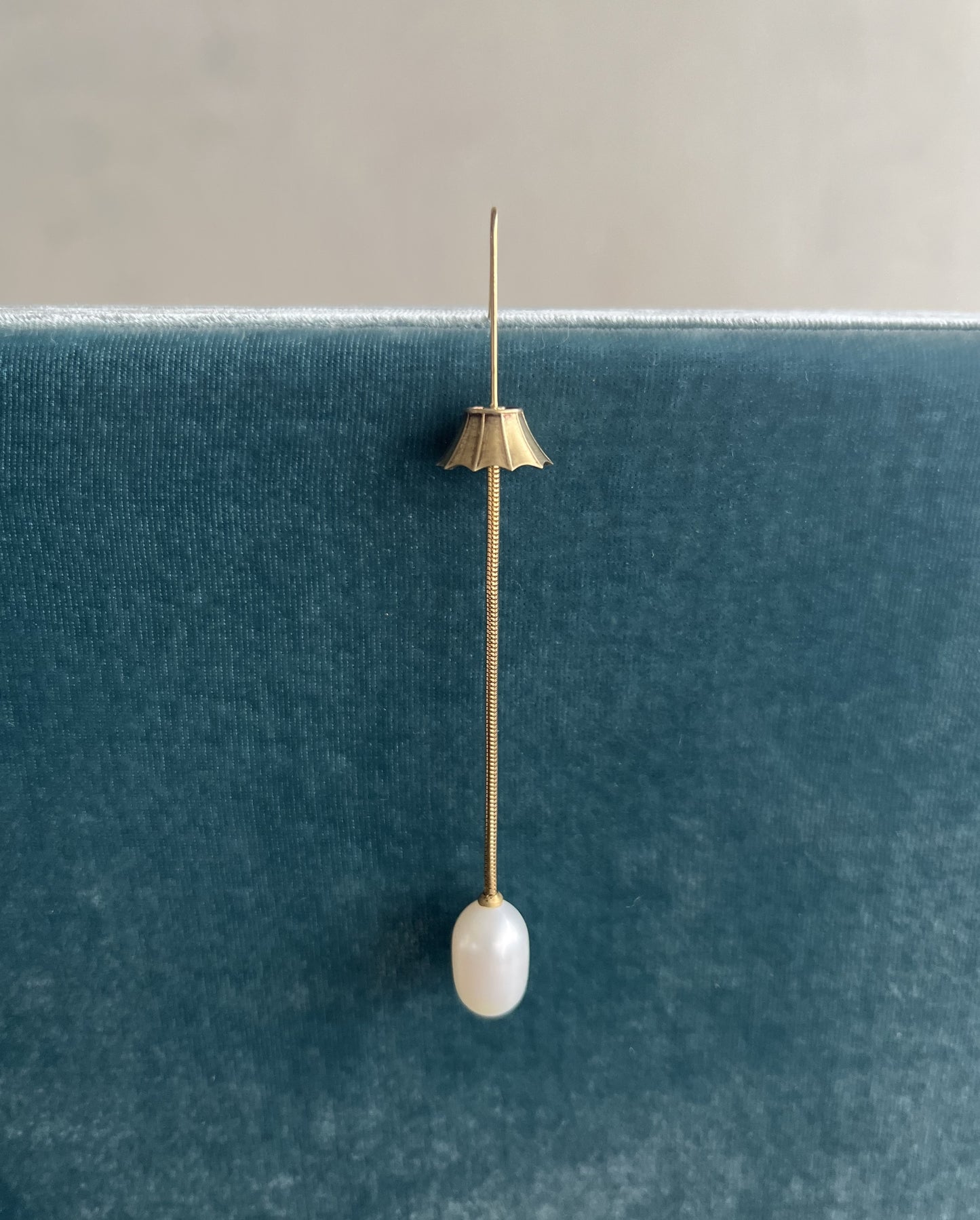 R.ALAGAN - LAMP EARRING