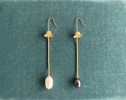 R.ALAGAN - LAMP EARRING