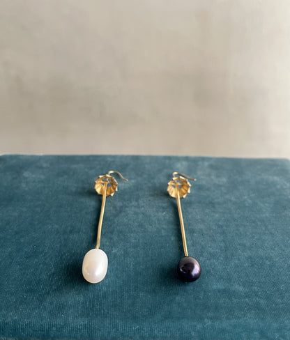 R.ALAGAN - LAMP EARRING