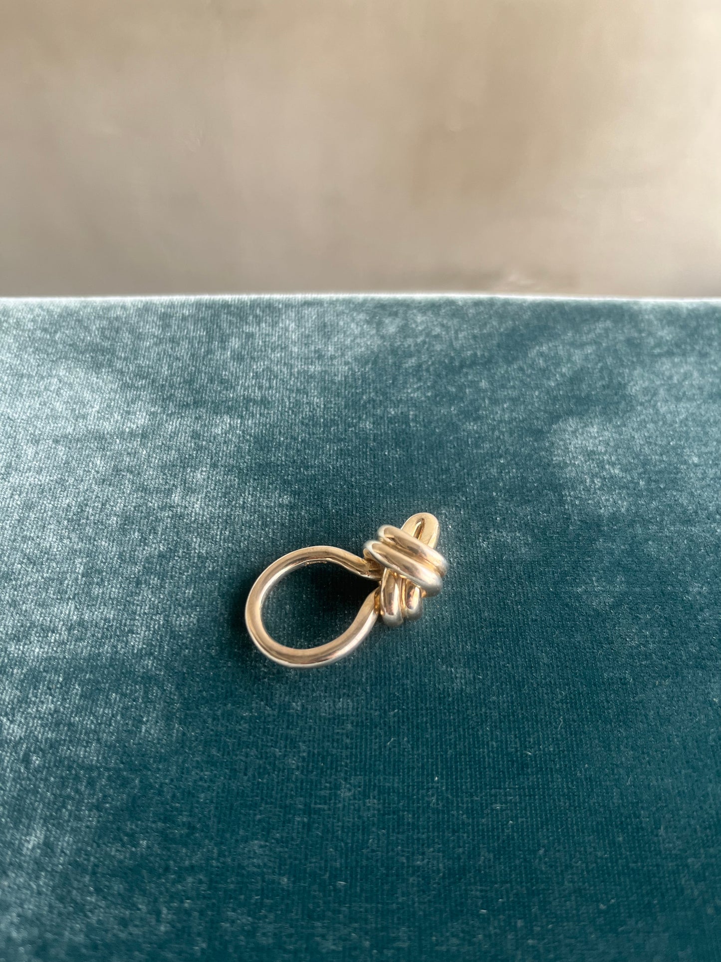 R.ALAGAN - KNOT RING