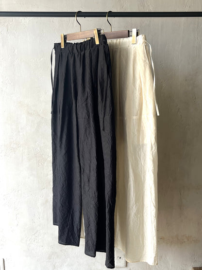 AS YET UNNAMED. - the 3 tucks wide pants