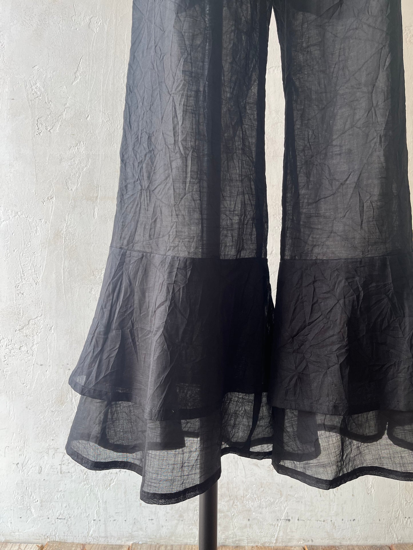 AS YET UNNAMED. - the flare easy pants