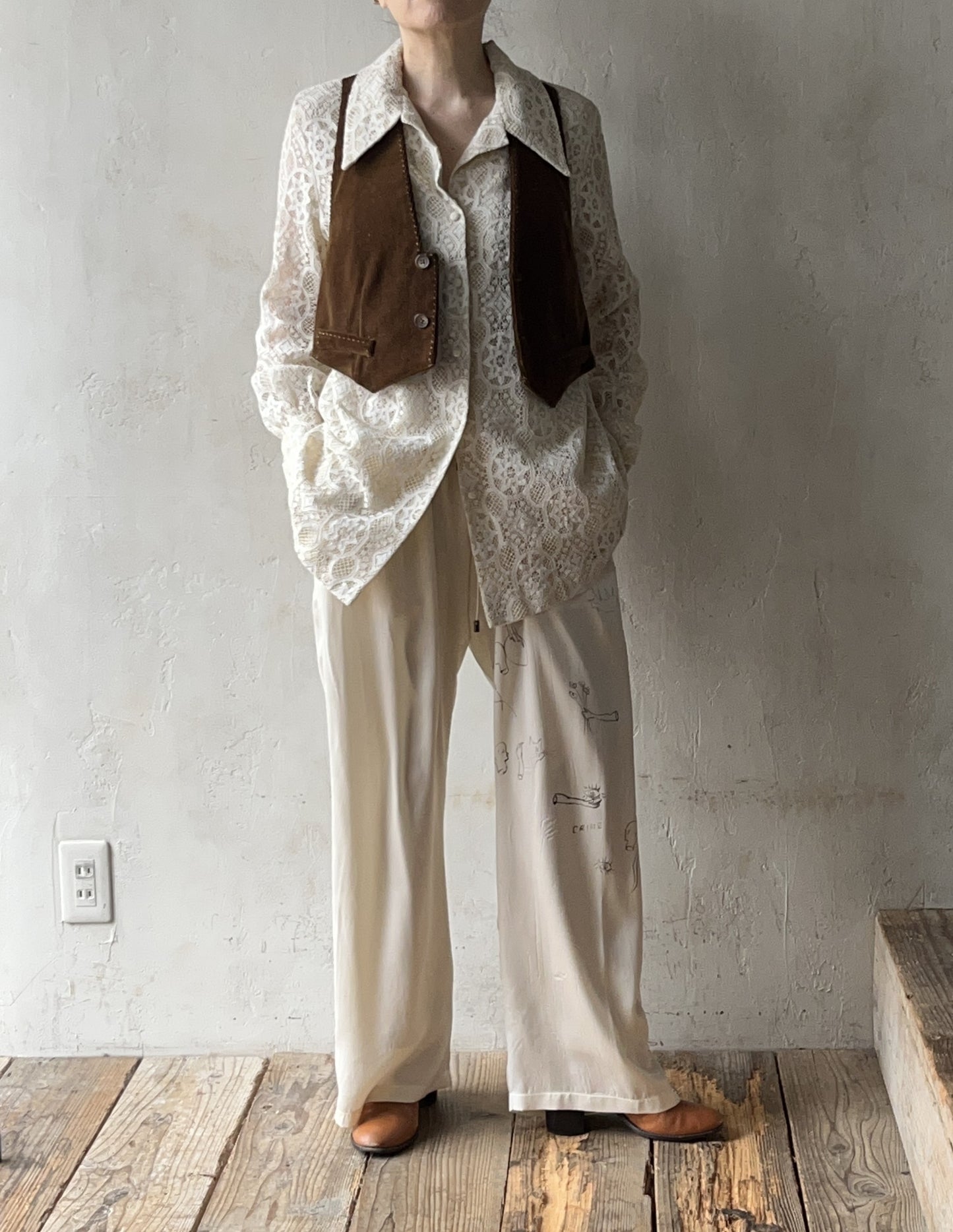 wonderound - PANTS WITH ZIPPER HAND DRAWING
