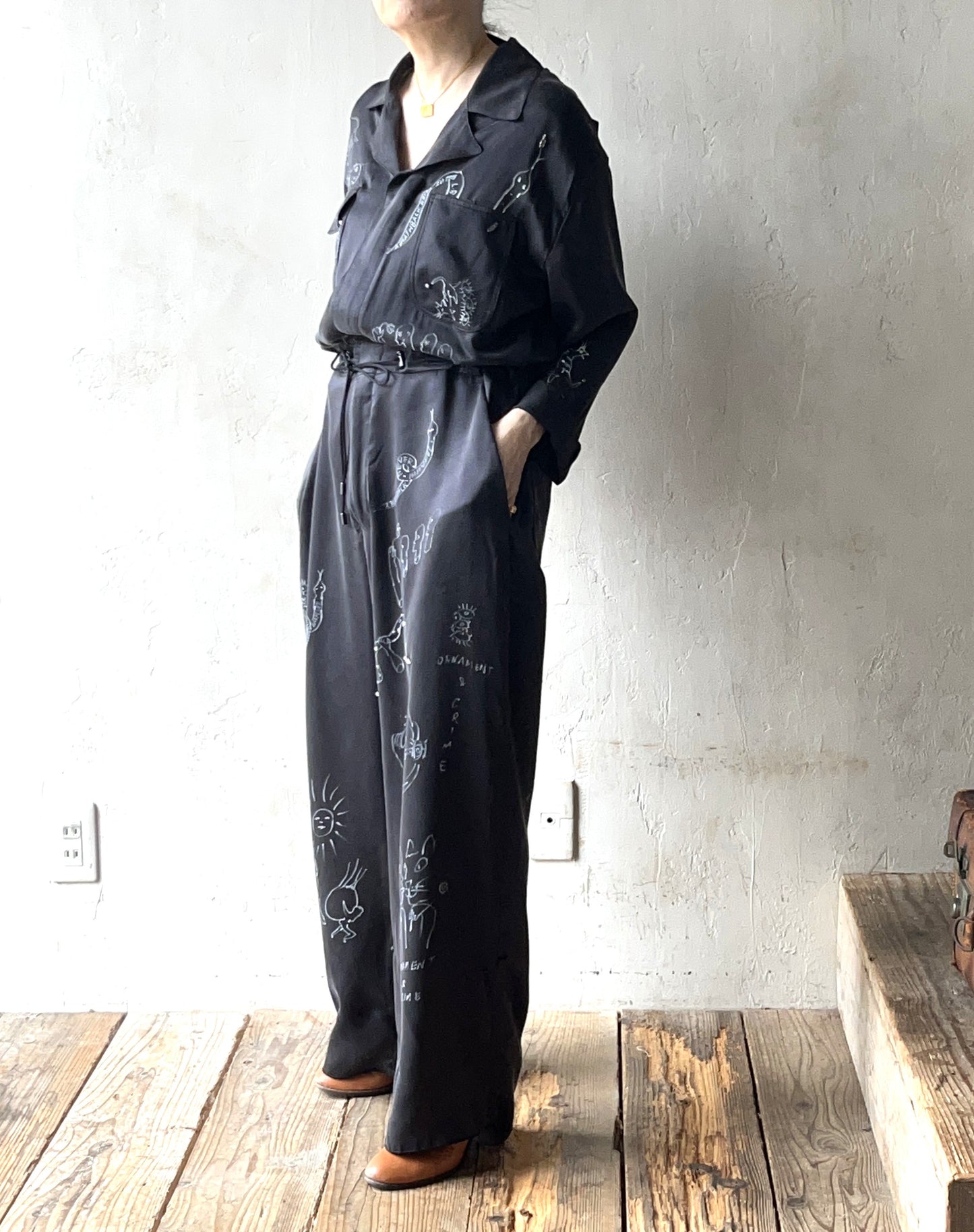 wonderound - SILK WORKSUIT HAND DRAWING