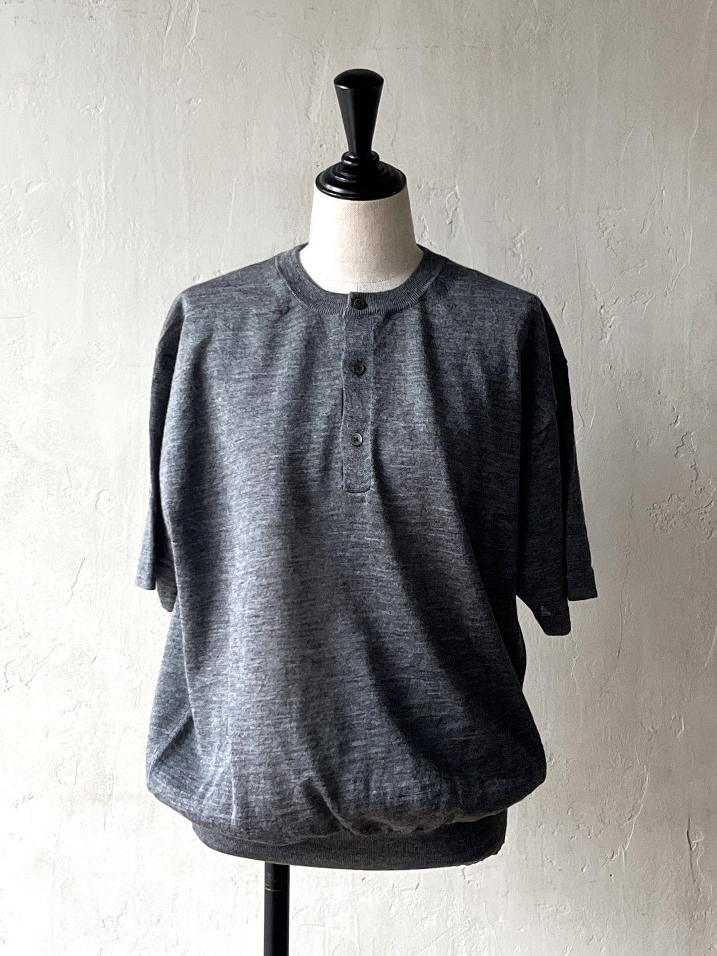 BATONER - CHOMA HENLEY NECK SHORT SLEEVE